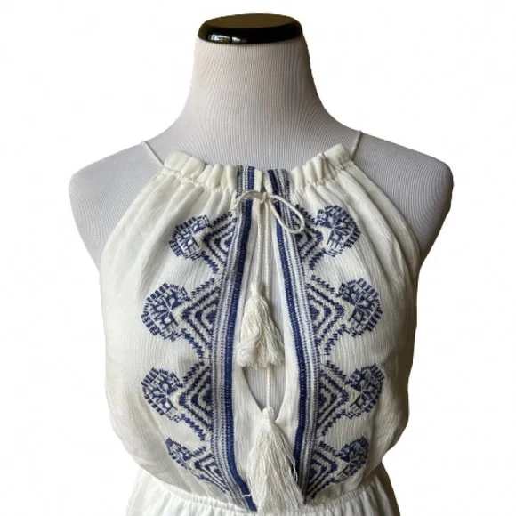 Missguided Women’s White with Blue Embroidery Romper. Size US 6. - Picture 6 of 15